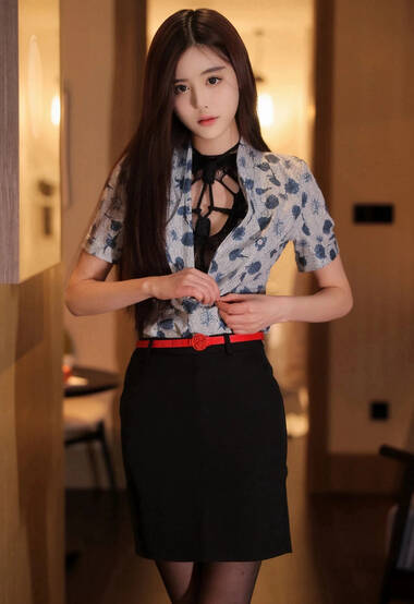 丝袜脚踩踏视频网站(爱足撩)